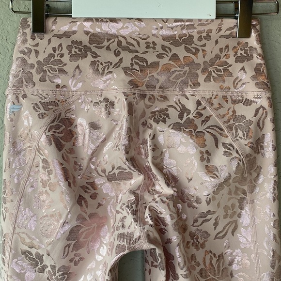 Fabletics Pureluxe Leggings - Picture 5 of 11